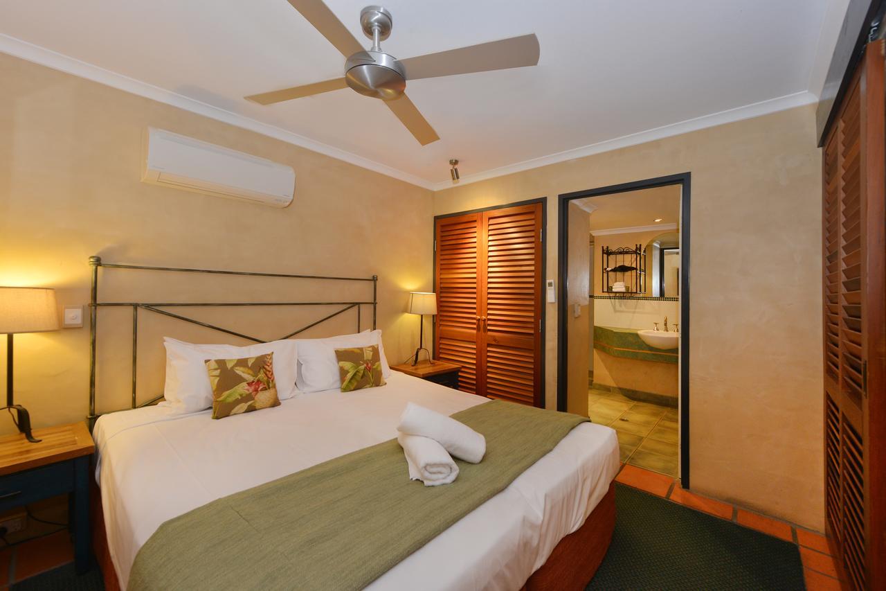 Seascape Apartments At Villa San Michele Port Douglas Kültér fotó