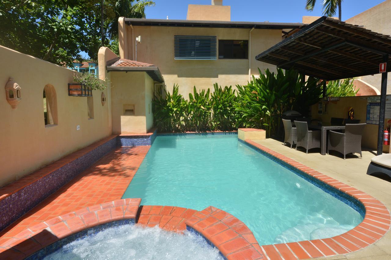 Seascape Apartments At Villa San Michele Port Douglas Kültér fotó