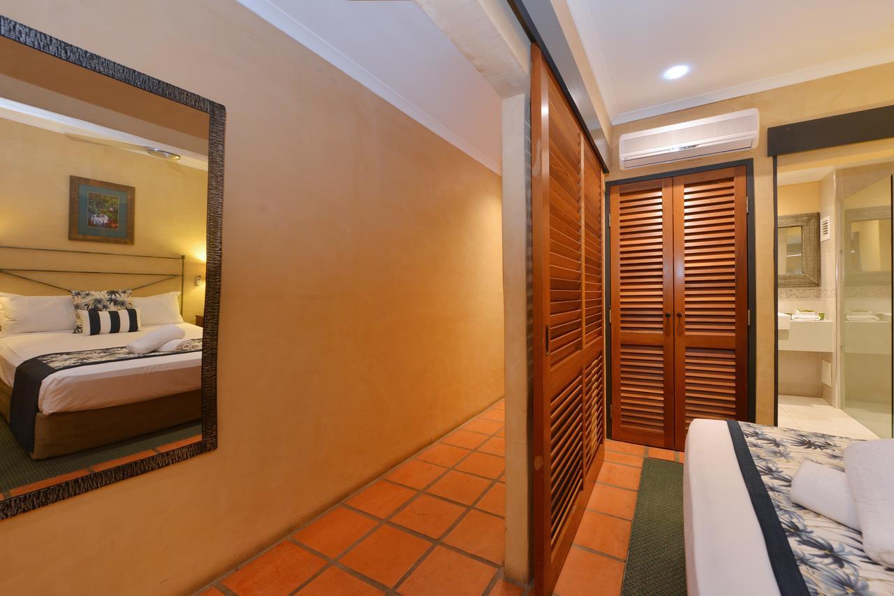 Seascape Apartments At Villa San Michele Port Douglas Kültér fotó
