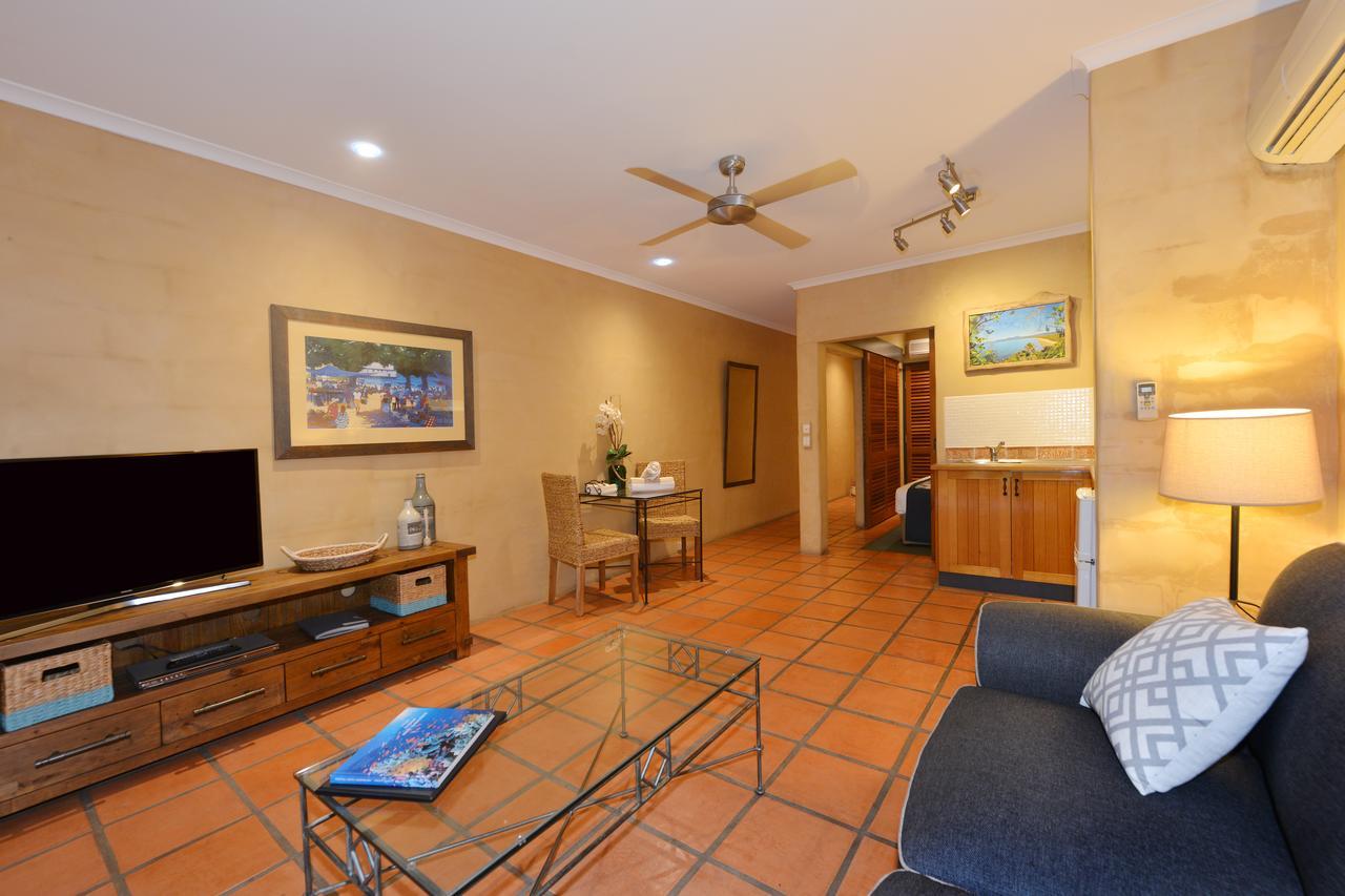 Seascape Apartments At Villa San Michele Port Douglas Kültér fotó