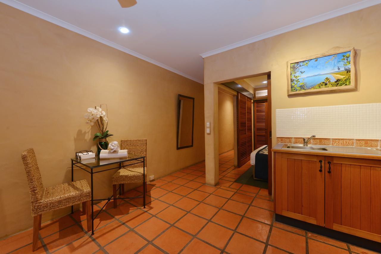 Seascape Apartments At Villa San Michele Port Douglas Kültér fotó