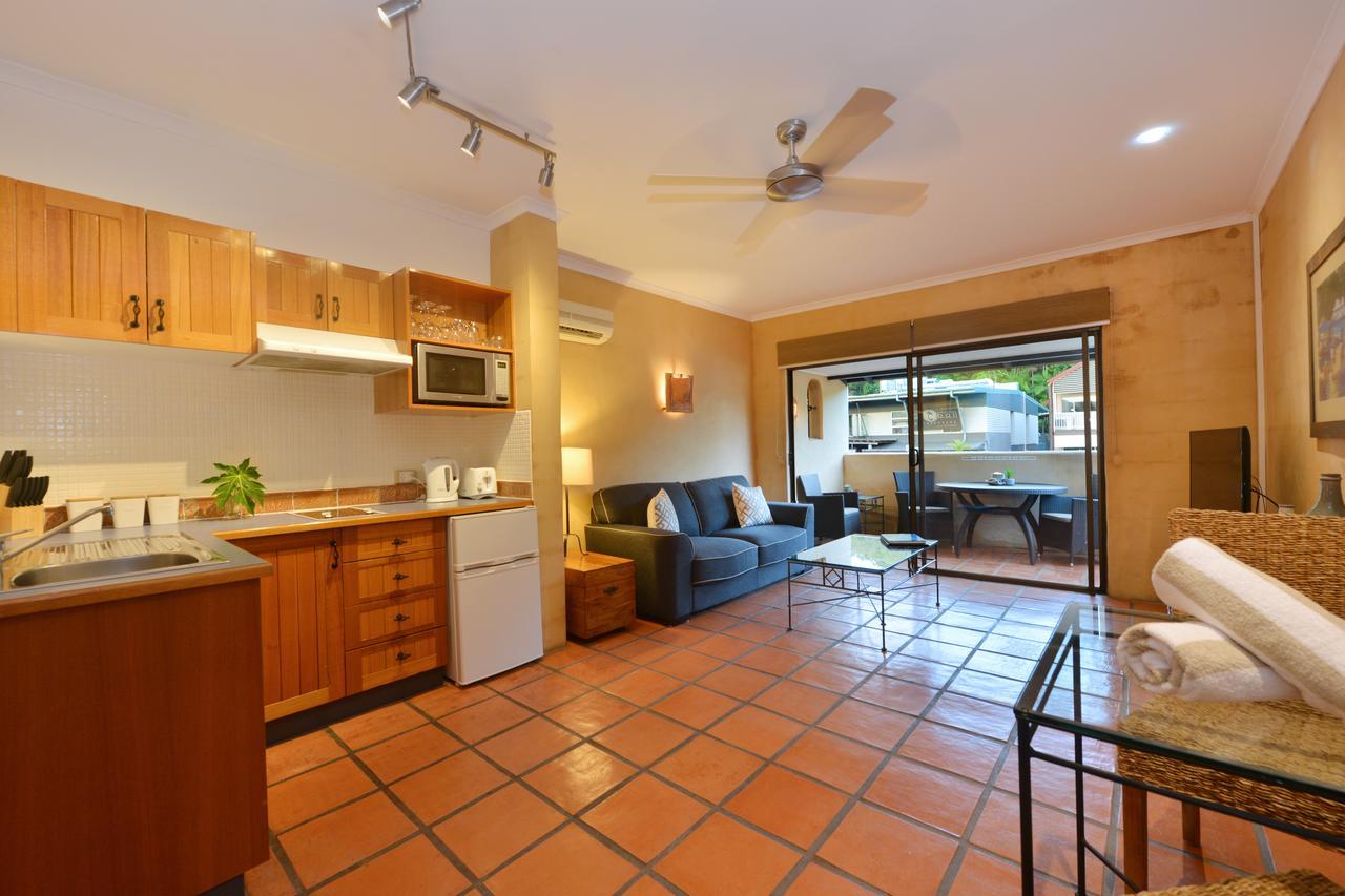 Seascape Apartments At Villa San Michele Port Douglas Kültér fotó