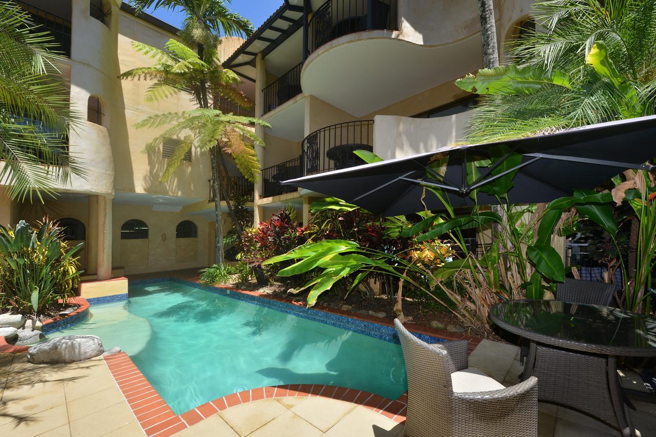 Seascape Apartments At Villa San Michele Port Douglas Kültér fotó