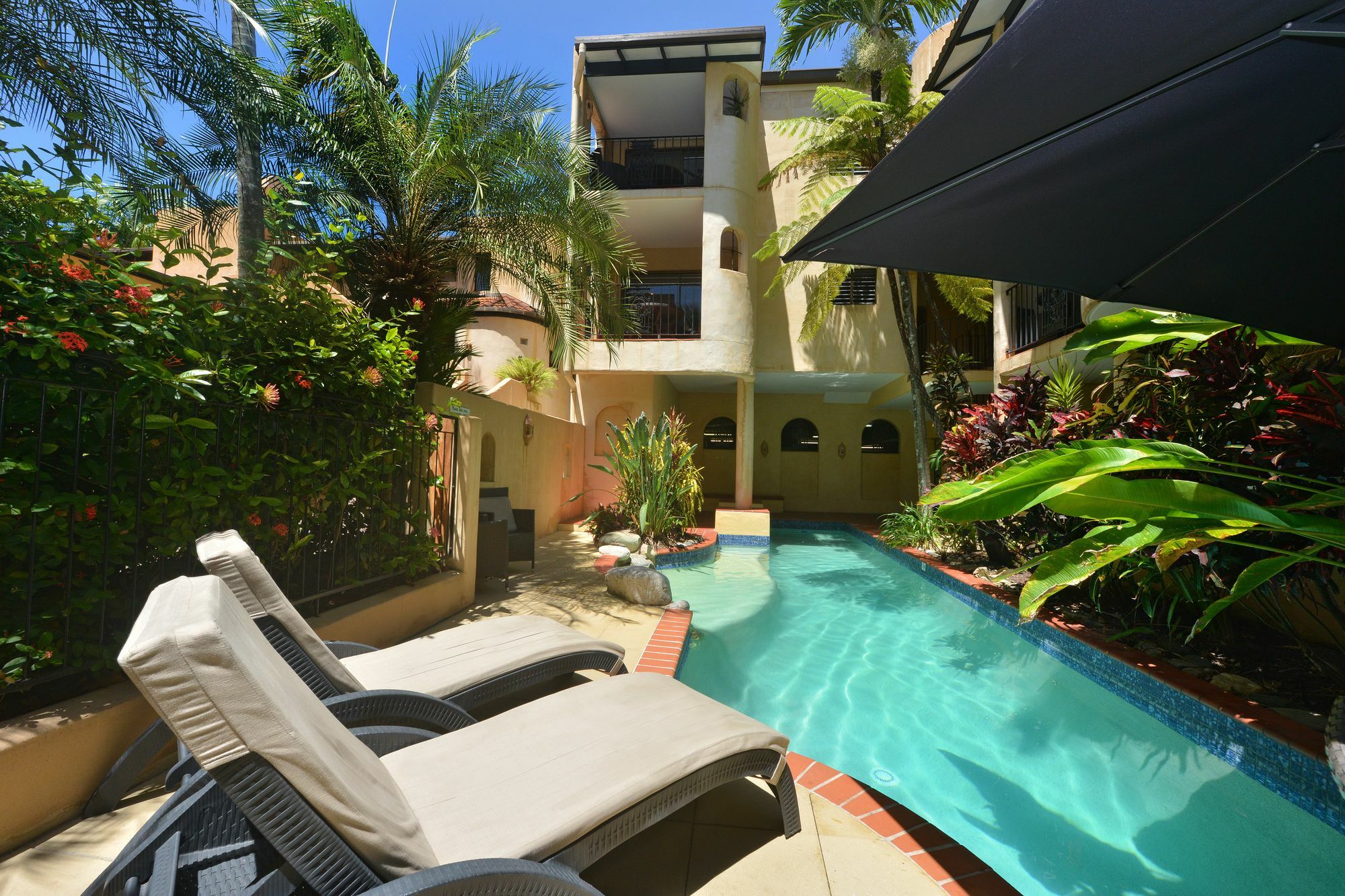 Seascape Apartments At Villa San Michele Port Douglas Kültér fotó